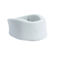 Ergonominen niskatuki muistivaahtomuovista niskaa ja selkää varten
