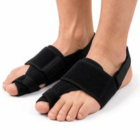 Hallux valgus-nattskena med justerbara kardborreband som hjälper till att rikta stortån och ge stabilt stöd under vila och sömn.