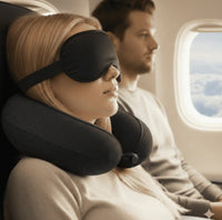 Ergonominen matkatyyny silmämaskilla ja korvatulpilla