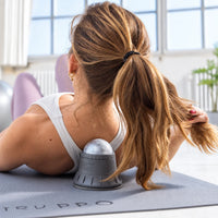 Sharper Image Ice Roller massageboll används för kylande massage av nacke och övre rygg